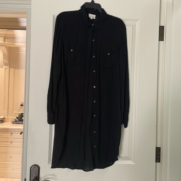 Woman’s shirt - Picture 1 of 2